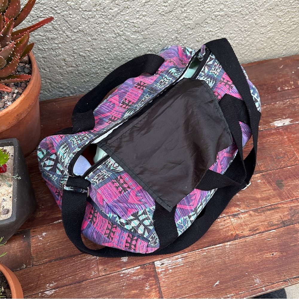 Small Duffle Bag - Picture 5 of 6